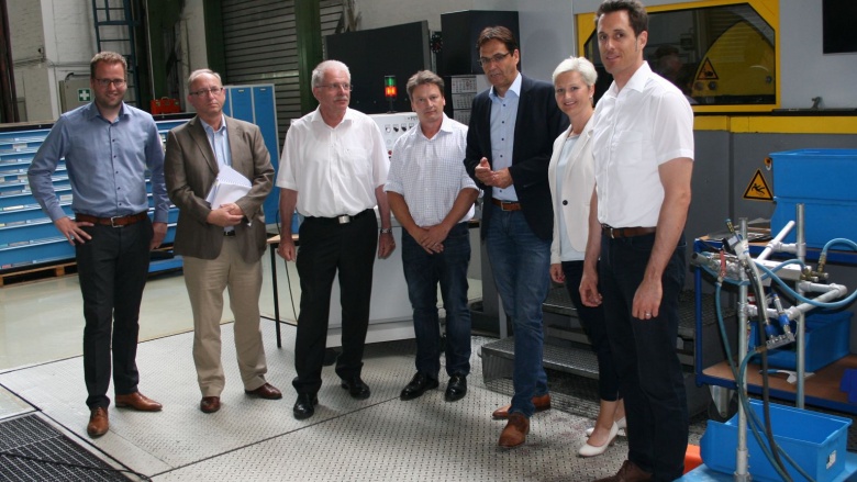 von links: Benedikt Büdenbender (CDU Stadtverbandsvorsitzender), Bernd Brandemann, Dieter Kapp, Alexander Köhler, Peter Liese (Europaabgeordneter), Anke Fuchs-Dreisbach (Landtagsabgeordnete) und Fabian Kapp